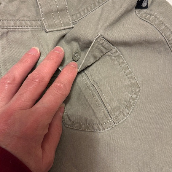 The North Face A5 Series khaki capri pants. - Picture 6 of 7